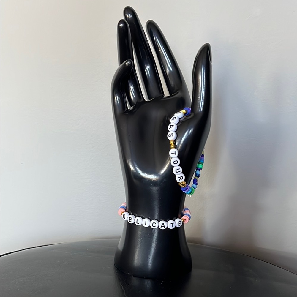 NEW! Bracelet display (black) for Taylor Swift Eras friendship bracelets